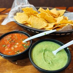 Tacos Mi Nacho - Chips and Salsa