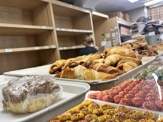 Bova's Bakery by null