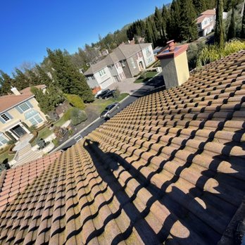Gutter Cleaning Pros - Gutter Services Near Me