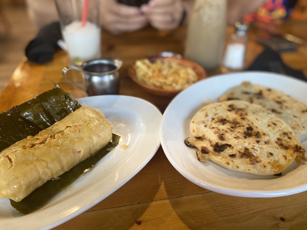 El Jicaro Salvadoran Restaurant