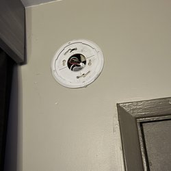 Gardena Terrace Inn - NO SMOKE DETECTOR !!!!