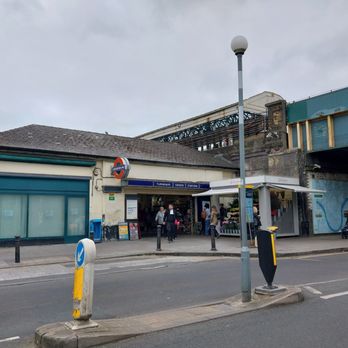 Turnham Green - Outside - Train Stations Near Me - London, XGL Turnham Green - Outside - Train Stations Near Me - London, XGL
