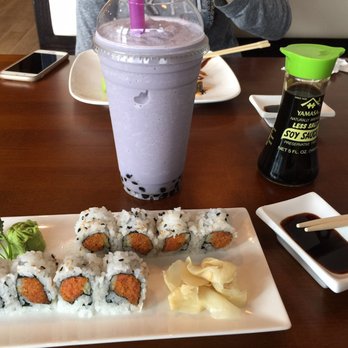 Bentofu - Spicy Tuna Roll w/ Taro smoothie and boba - Sushi Bars Near Me - Fort Myers, Florida