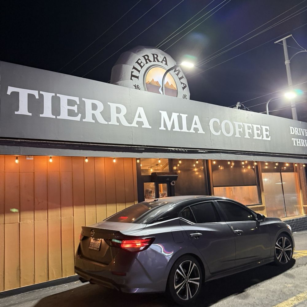 Tierra Mia Coffee - Outdoor view - Coffee & Tea Near Me - Long Beach, California