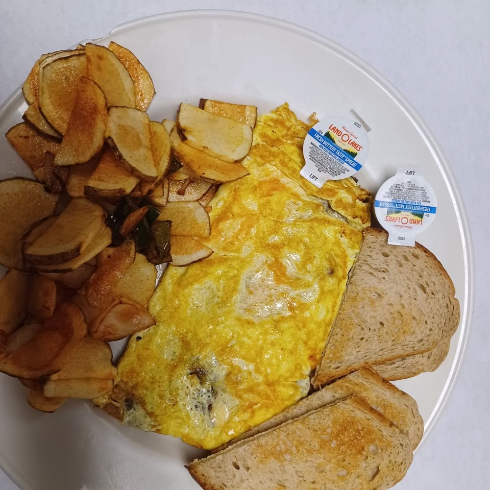 McClellanville Diner - Cheese omelette with bacon, potatoes and rye toast - Salad Near Me - Mc Clellanville, South Carolina McClellanville Diner - Cheese omelette with bacon, potatoes and rye toast - Salad Near Me - Mc Clellanville, South Carolina