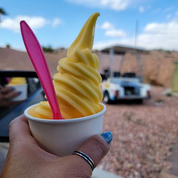 Chilly Jilly'z Bakery & Cafe - a person holding a cup of ice cream - Ice Cream & Frozen Yogurt Near Me - Boulder City, Nevada Chilly Jilly'z Bakery & Cafe - a person holding a cup of ice cream - Ice Cream & Frozen Yogurt Near Me - Boulder City, Nevada
