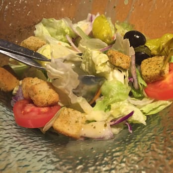Olive Garden Italian Restaurant - Who knows the difference between ice berg lettuce & romaine lettuce? Not my server! - Italian Near Me - Buford, Georgia