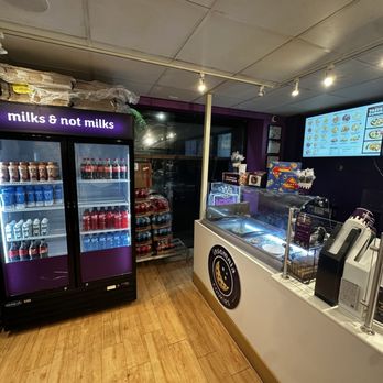 Insomnia Cookies - Desserts Near Me - Cambridge, Massachusetts