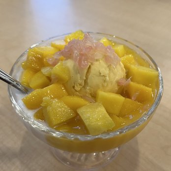 Mango Mango Dessert - Mango A1. Special Mango Juice Sago and Pomelo - Desserts Near Me - West Lafayette, Indiana