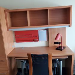 TownePlace Suites by Marriott Missoula - I have a cool little desk if I need to do homework
