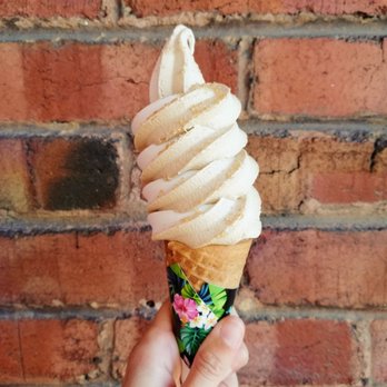 Ca Lem - Pear and dulce de lèche Soft serve! - Ice Cream & Frozen Yogurt Near Me - Montreal, Quebec Ca Lem - Pear and dulce de lèche Soft serve! - Ice Cream & Frozen Yogurt Near Me - Montreal, Quebec
