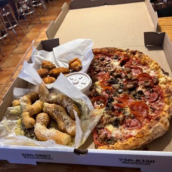 Chariot Pizza - Foooood - Pizza Near Me - Tucson, Arizona Chariot Pizza - Foooood - Pizza Near Me - Tucson, Arizona