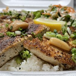 Ahi On da Wharf - Ahi combo, nice cuts