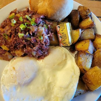 Kihei Caffe - Eggs corn beef and potatoes. - Hawaiian Near Me - Kihei, Hawaii