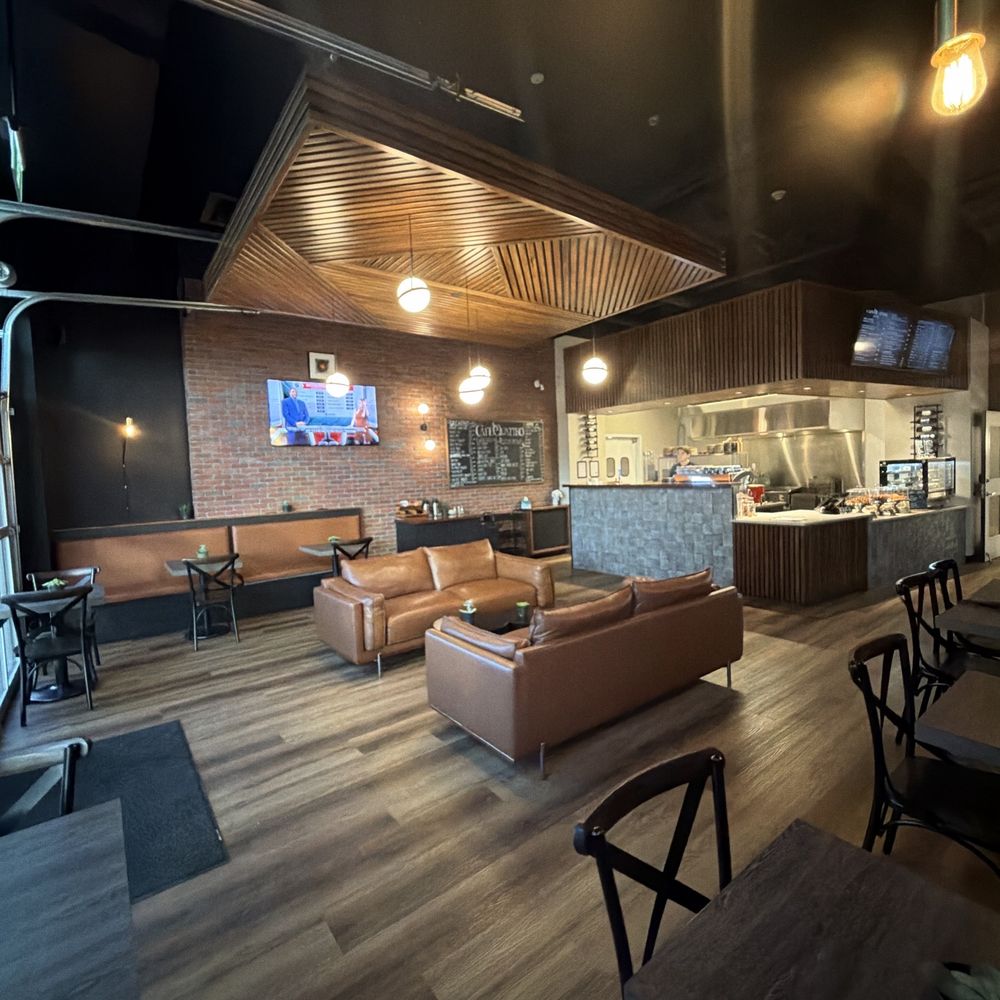 Cafe Quattro & Bistro - Cafes Near Me - Kelowna, British Columbia Cafe Quattro & Bistro - Cafes Near Me - Kelowna, British Columbia