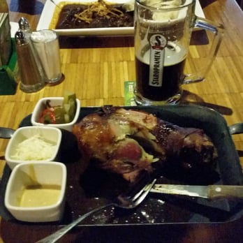 Potrefená Husa Hybernská - Codo de cerdo a la cerveza negra - Gastropubs Near Me - Prague, Puerto Rico Potrefená Husa Hybernská - Codo de cerdo a la cerveza negra - Gastropubs Near Me - Prague, Puerto Rico