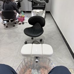 Miya Nails & Spa - Pedicure