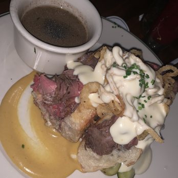 Maison Pickle - Deluxe French Dip - Cocktail Bars Near Me - New York, New York