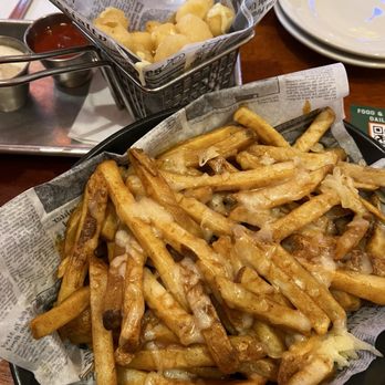 Corcoran's Grill & Pub - Irish Curry Chips and Wisconsin Cheese Curds - American Near Me - Chicago, Illinois