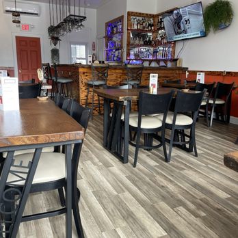 Orale Mexican Restaurant - Table seating and bar area - Mexican Near Me - Hopkinton, Massachusetts Orale Mexican Restaurant - Table seating and bar area - Mexican Near Me - Hopkinton, Massachusetts
