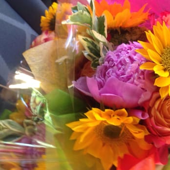 Hallie's Garden - Cheery, bright, perfect! - Florists Near Me - Somerville, Massachusetts