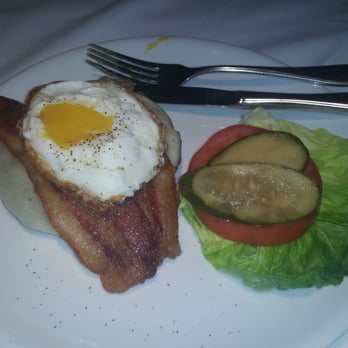 MC Kitchen - Egg on a burger and some bacon. No bread - Italian Near Me - Miami, Florida MC Kitchen - Egg on a burger and some bacon. No bread - Italian Near Me - Miami, Florida