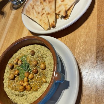 True Food Kitchen - This Edamame Guacamole was magical with gluten free pita bread - Vegetarian Near Me - Naples, Florida True Food Kitchen - This Edamame Guacamole was magical with gluten free pita bread - Vegetarian Near Me - Naples, Florida