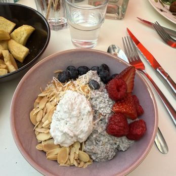 Little Lion Cafe - Chia bowl ($15) - Cafes Near Me - San Diego, California