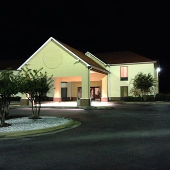 Comfort Inn - Front of building - Hotels Near Me - Livingston, Alabama