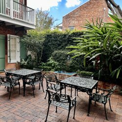 Hotel Provincial - Patio outside room