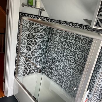 Able Remodeling - Newly renovated bathroom in Tacoma - General Contractors Near Me - Tacoma, Washington