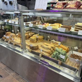 BHive Café - Cafes Near Me - Montreal, Quebec BHive Café - Cafes Near Me - Montreal, Quebec