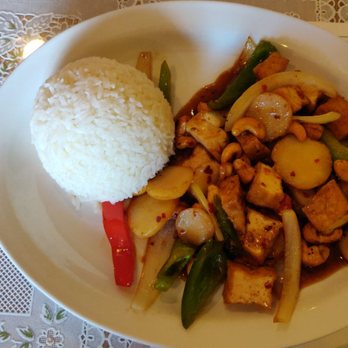 Thai Papaya - Cashew Nut Stirfry - Thai Near Me - Indianapolis, Indiana Thai Papaya - Cashew Nut Stirfry - Thai Near Me - Indianapolis, Indiana