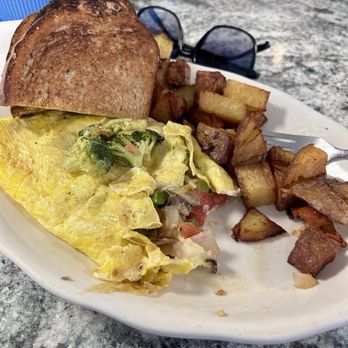 Becky's Diner - Veggie Omelette with provolone cheese - American Near Me - Portland, Maine Becky's Diner - Veggie Omelette with provolone cheese - American Near Me - Portland, Maine
