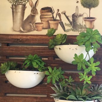 Tree House - Decorations - Antiques Near Me - Avon, Ohio