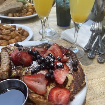 Fratelli Cafe - Croissant French Toast - Coffee & Tea Near Me - Los Angeles, California