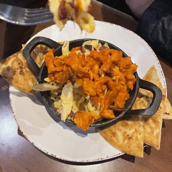 Hops n Drops - BUFFALO BACON CHICKEN MAC & CHEESE - American Near Me - Tacoma, Washington Hops n Drops - BUFFALO BACON CHICKEN MAC & CHEESE - American Near Me - Tacoma, Washington
