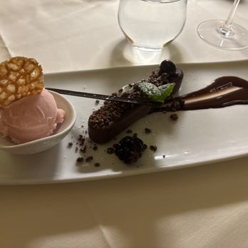 Le Yaca - Chocolate dessert - French Near Me - Williamsburg, Virginia