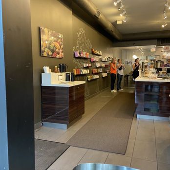 Cocoa + Co - Entrance area - Desserts Near Me - Chicago, Illinois