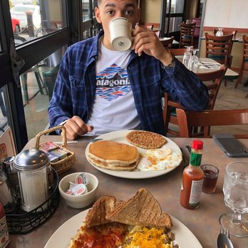 Christo's On Alki - Breakfast! - Greek Near Me - Seattle, Washington Christo's On Alki - Breakfast! - Greek Near Me - Seattle, Washington
