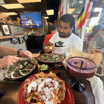 Taqueria Sol Azteca - Super Nachos, 20 tacos - Mexican Near Me - Rohnert Park, California