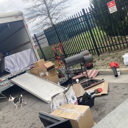 Loading and unloading during the rain. The staff was great at this place! Would HIGHLY RECOMMEND! Loading and unloading during the rain. The staff was great at this place! Would HIGHLY RECOMMEND!