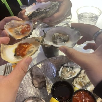 The Oyster Bar - Bars Near Me - Stateline, Nevada