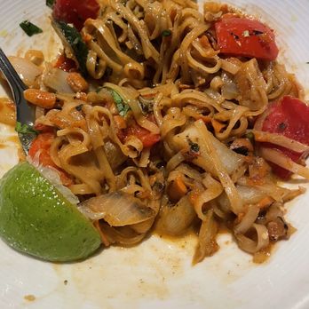 Christopher's Kitchen - Pad thai - Vegan Near Me - Palm Beach Gardens, Florida
