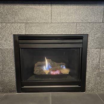 Tetherow - The fireplace in the room. - Venues & Event Spaces Near Me - Bend, Oregon