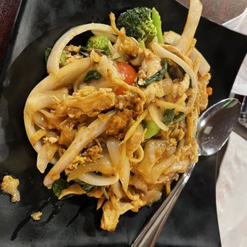 Savvy Thai Cuisine - N2. Phad Kee Mao - Thai Near Me - Edmonds, Washington