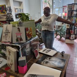 Viva Books - Fashion/art books.