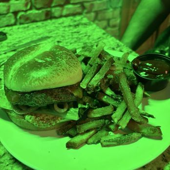 Buster's Bistro - Buster burger - Pubs Near Me - Sanford, Florida