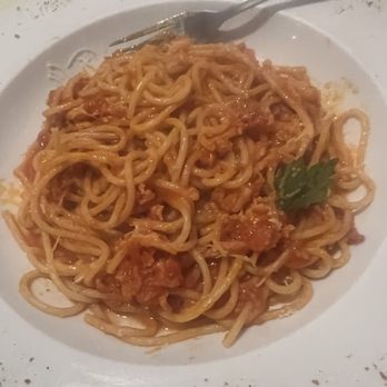 Momma Rosa - Spaghetti Al amatriciana - Pizza Near Me - Isla Mujeres, ROO Momma Rosa - Spaghetti Al amatriciana - Pizza Near Me - Isla Mujeres, ROO