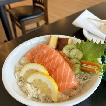 Fillet Sushi - Sushi and salmon egg bowl - Sushi Bars Near Me - Monrovia, California Fillet Sushi - Sushi and salmon egg bowl - Sushi Bars Near Me - Monrovia, California